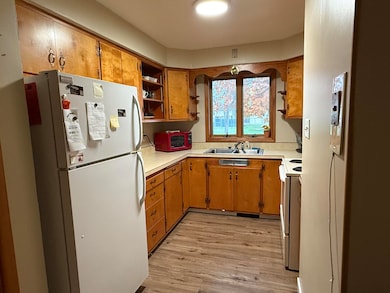 605 Newton Ave, Sault Sainte Marie, MI 49783 - photo 3