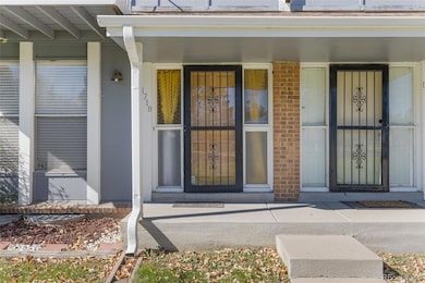 11718 E Canal Dr, Aurora, CO 80011 - photo 4