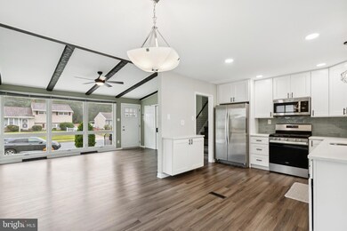 81 W Woodcrest Ave, Maple Shade, NJ 08052 - photo 7