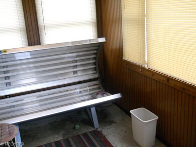 323 Sycamore St, Coshocton, OH 43812 - photo 7