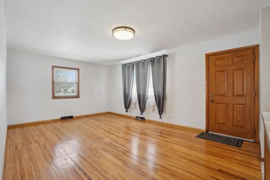 414 7th St, Jesup, IA 50648 - photo 5