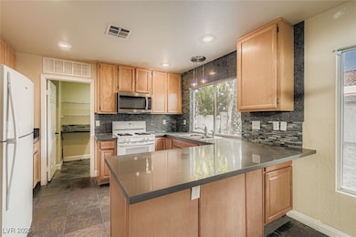 2670 Ridgewater Cir, Henderson, NV 89074 - photo 6