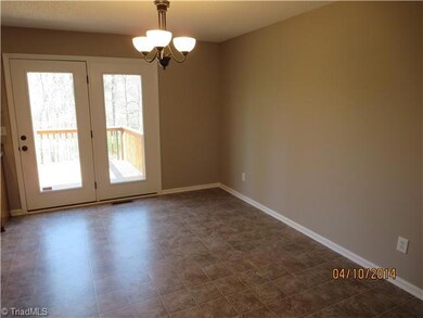 2494 Linnie Ct, Asheboro, NC 27205 - photo 6