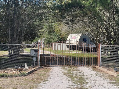 11598 Lena Ln, Cleveland, TX 77328 - photo 2