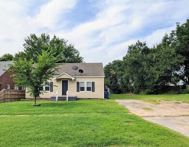 1108 W Oak Ave, Duncan, OK 73533 - photo 2