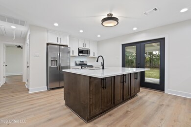 613 Clark Ave, Ocean Springs, MS 39564 - photo 7