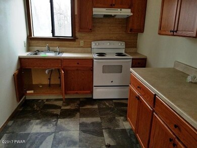 1110 Red Hawk Dr, Lake Ariel, PA 18436 - photo 2