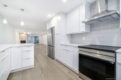 206 Gillies Ln unit 1-5, Norwalk, CT 06854 - photo 3