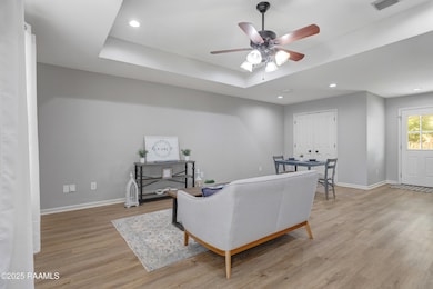 1404 Howard St-4