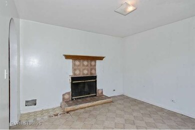 1863 Cambridge Dr, Carpentersville, IL 60110 - photo 4