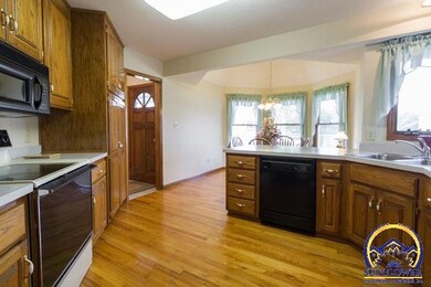 6209 SW 38th Place, Topeka, KS 66610 - photo 4