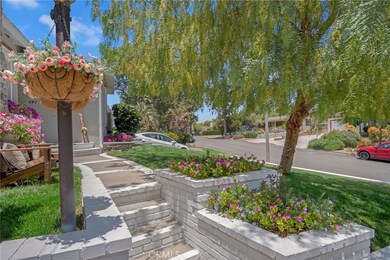 647 S Sparks St, Burbank, CA 91506 - photo 3