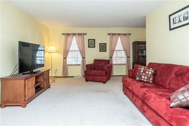 Freshly clean carpet in the 16x 13 living room