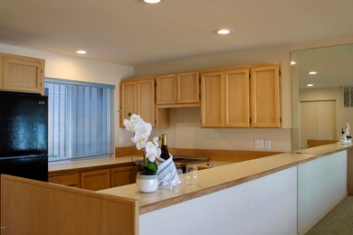 Kitchen with breakfast bar