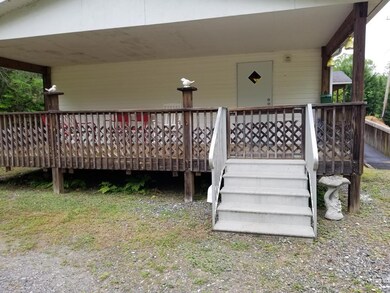 Side Deck, Concrete Steps