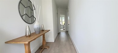 311 Cyclamen St, Houston, TX 77018 - photo 4