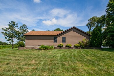 2209 Hillcrest St, Harrisburg, IL 62946 - photo 4