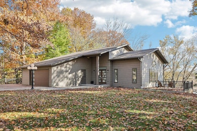 N5620 Thunderbird Rd, Portage, WI 53901 - photo 3