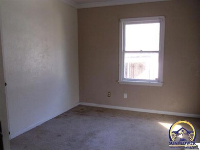 1812 SW Willow Ave, Topeka, KS 66606 - photo 7