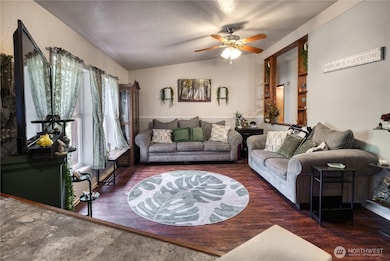 172 Sprague Valley Dr, Maple Falls, WA 98266 - photo 2