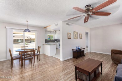Eating area to kitchen