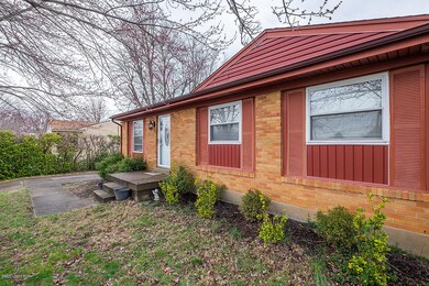 9019 Cinderella Ln, Louisville, KY 40229 - photo 2