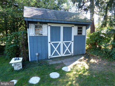 106 Canterbury Dr, Wallingford, PA 19086 - photo 5