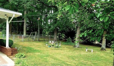 110 Roosevelt Rd, Asheboro, NC 27205 - photo 3