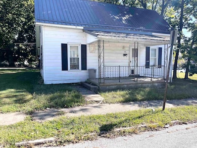 106 NE 10th St, Washington, IN 47501 - photo 2