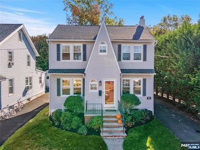 355 Hemlock Ave, Garwood, NJ 07027 - photo 2