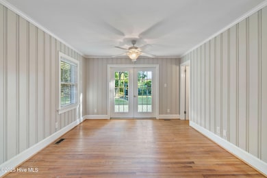 110 W Railroad St, La Grange, NC 28551 - photo 6