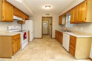 1832 E 298th St, Wickliffe, OH 44092 - photo 7