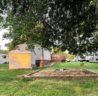 E exterior garden area