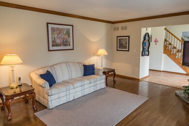 69 Venetian Way Cir, Wheaton, IL 60189 - photo 6