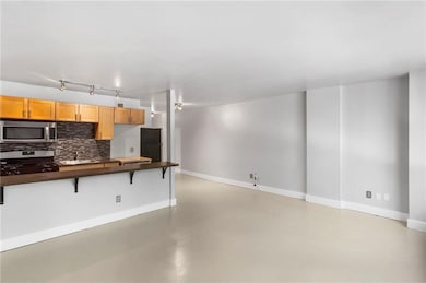 600 E 8th St unit 2M, Kansas City, MO 64106 - photo 3