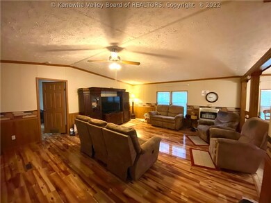 2620 Childress Rd, Alum Creek, WV 25003 - photo 4