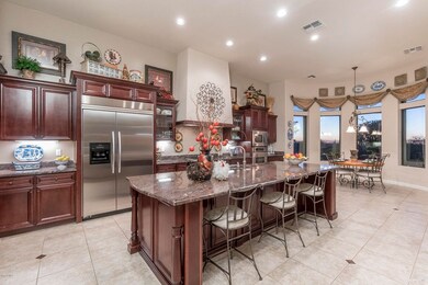 Entertainer's delight with views