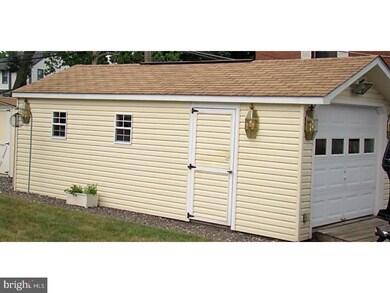 102 W Garrison Rd, Brookhaven, PA 19015 - photo 5