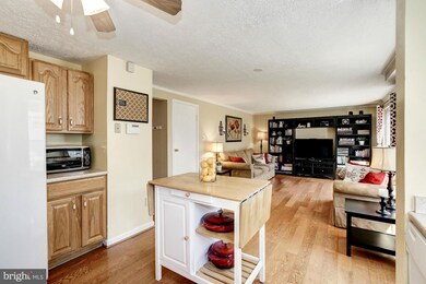 4305 Candlestick Ct, Dumfries, VA 22025 - photo 4