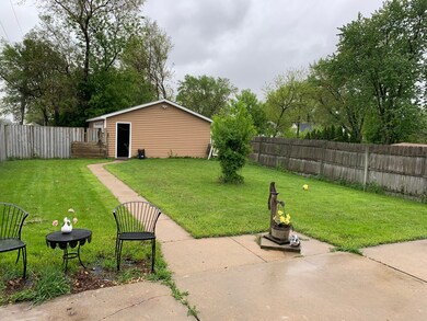 925 E Krage Dr, Addison, IL 60101 - photo 5