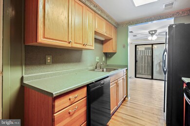 392 West Ct unit 2B, Glen Burnie, MD 21061 - photo 3