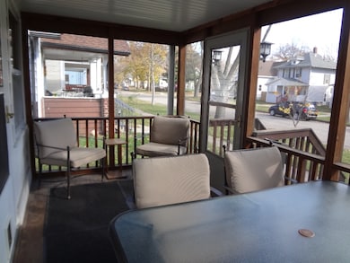 Large Screen Porch