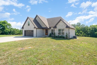 318 Shelby Cir, Shelbyville, TN 37160 - photo 2