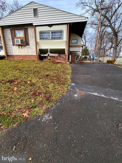 25-13 Ranger Rd, Falling Waters, WV 25419 - photo 2