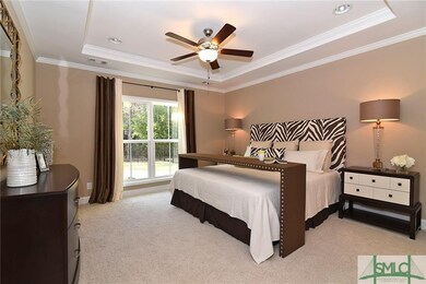 Master suite w/ dropped tray ceiling, double crown