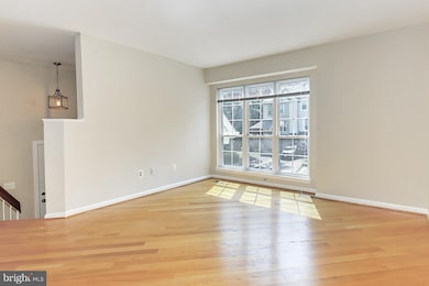 8314 Linden Oaks Ct, Lorton, VA 22079 - photo 7