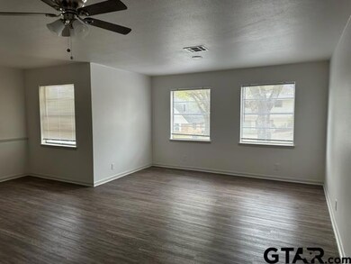 3301 3301 Brookside Dr, Tyler, TX 75701 - photo 2