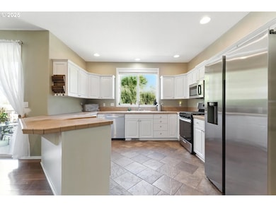 5475 L St, Washougal, WA 98671 - photo 4