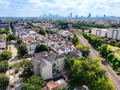 5841 Darling St unit C, Houston, TX 77007 - photo 4