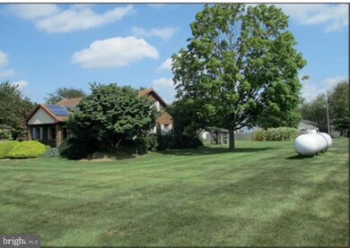 17 Center St, Intercourse, PA 17534 - photo 2